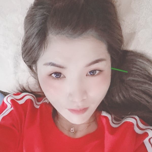 小甜瓜打俊逸的照片