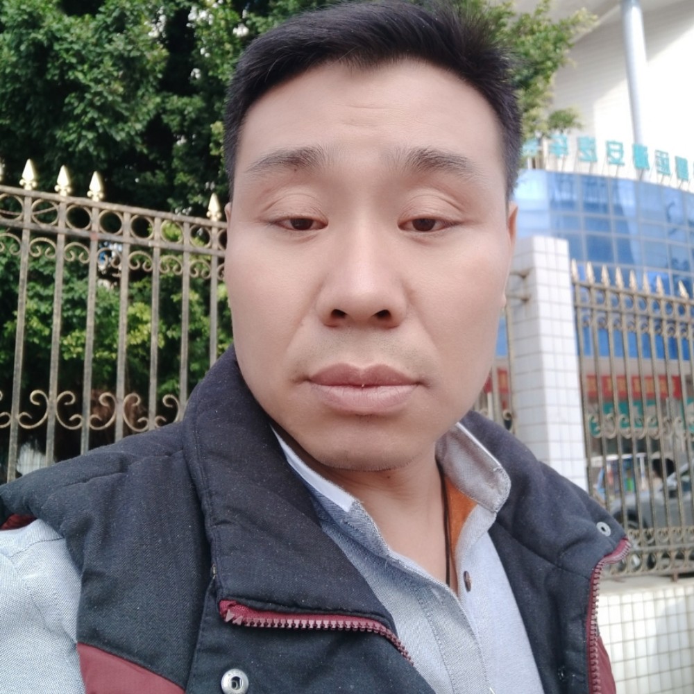 勇歌的照片