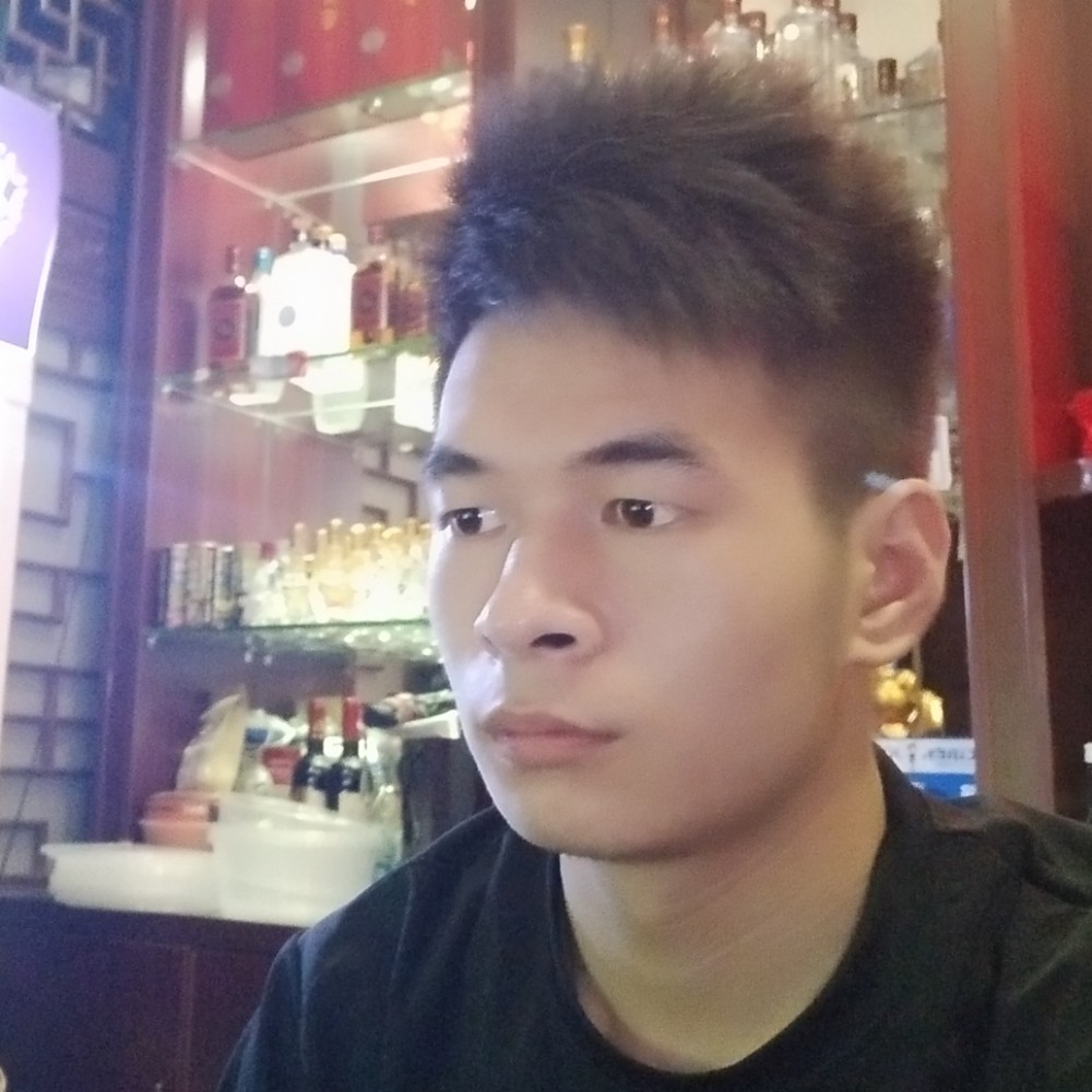 青栀爱高兴的照片