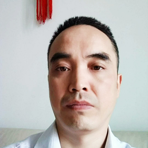 石永辉的照片