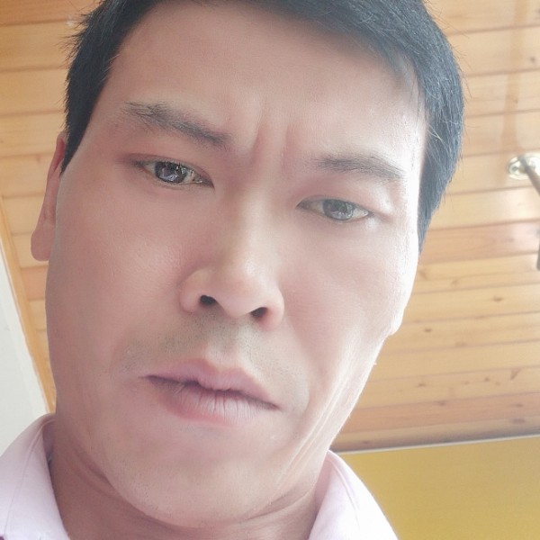 韦纯利的照片