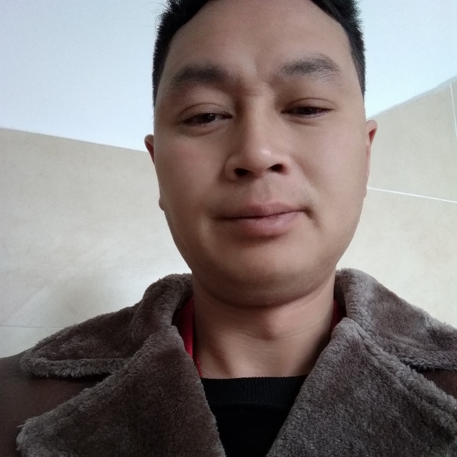 磬音深拥甜蜜的照片