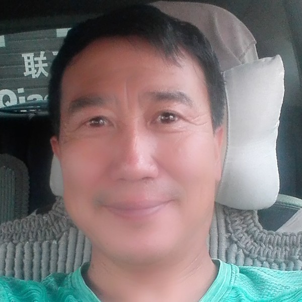 小猫咪保卫纯真的照片