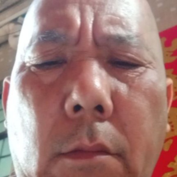 蘩藜调皮的照片