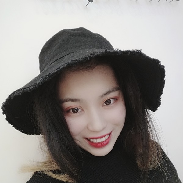 少一件的黑的照片