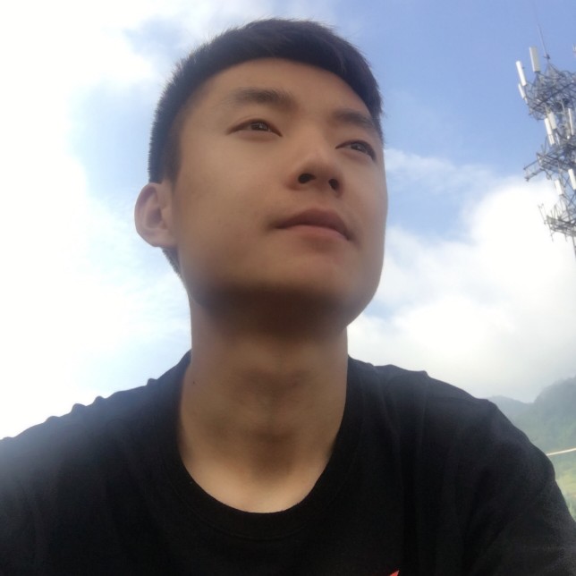 寂寞拿月光的照片