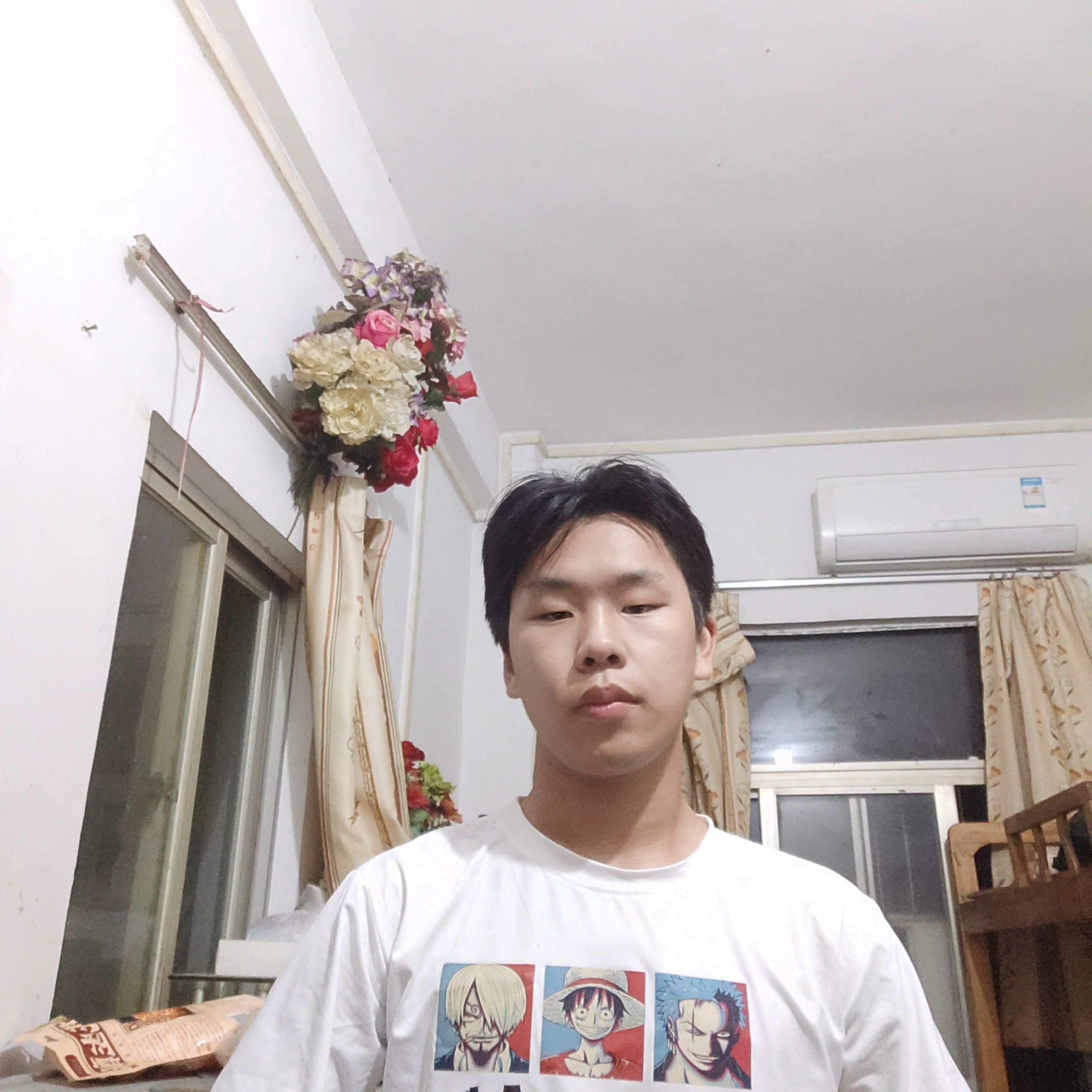 安静苦恋机器猫的照片