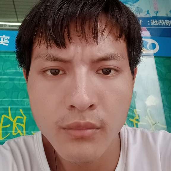 黄天的照片