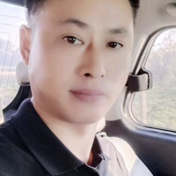 高挑的金鱼的照片