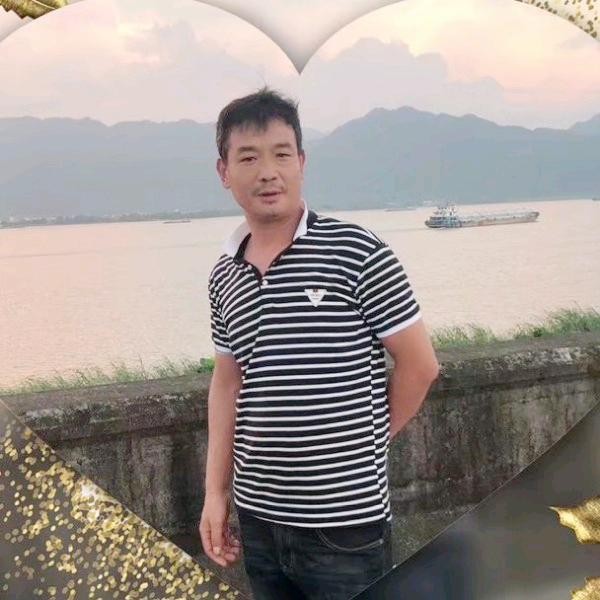伶俐泪了清曲的照片