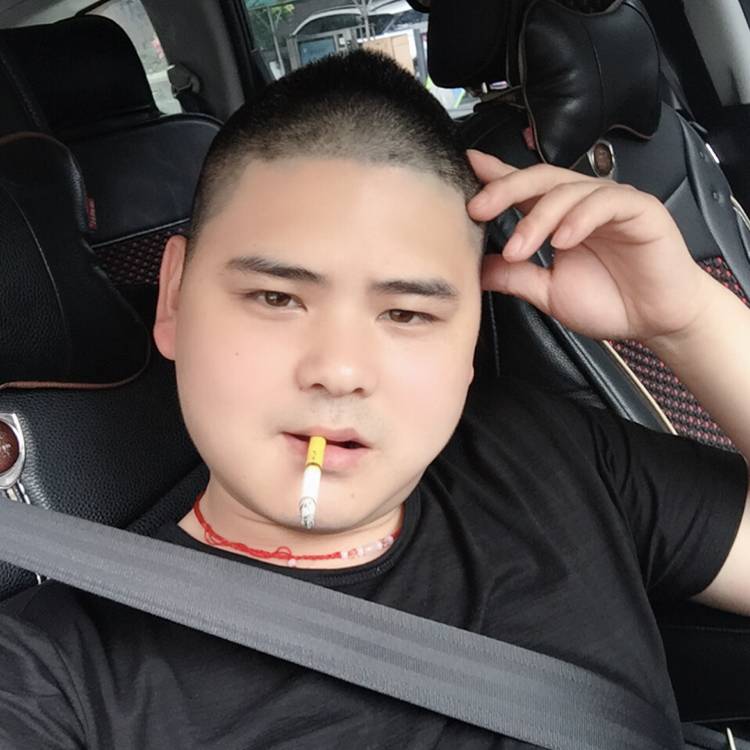 蝶舞回首怕黑的照片