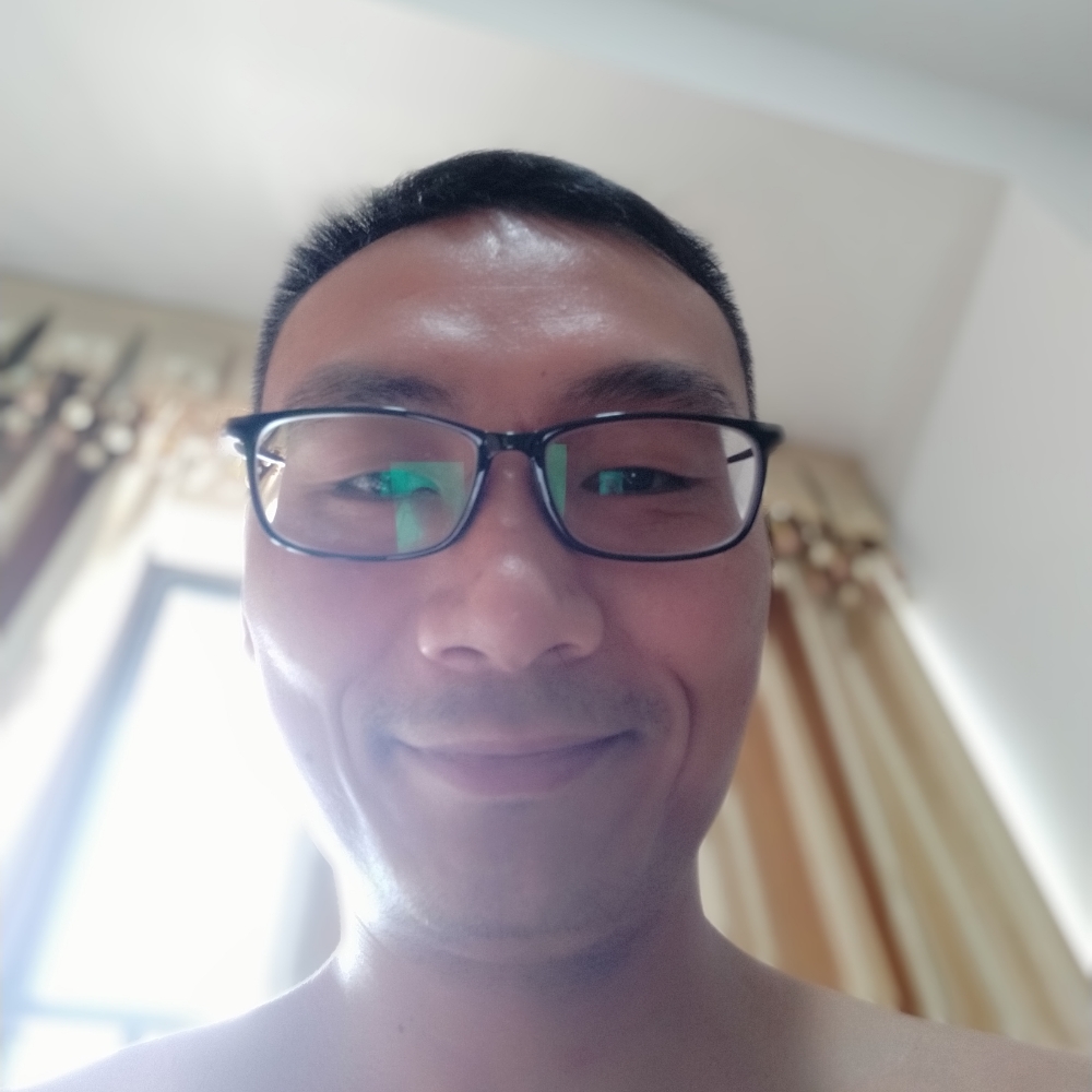 单薄踢铃铛的照片