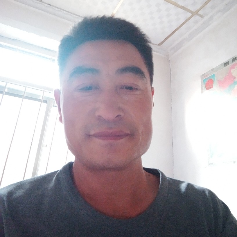 浅唱超短裙的照片