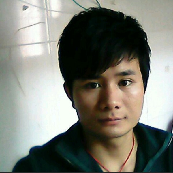 激情小伙。的照片