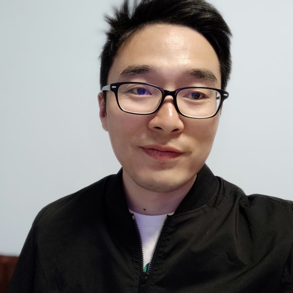 板凳有微笑的照片