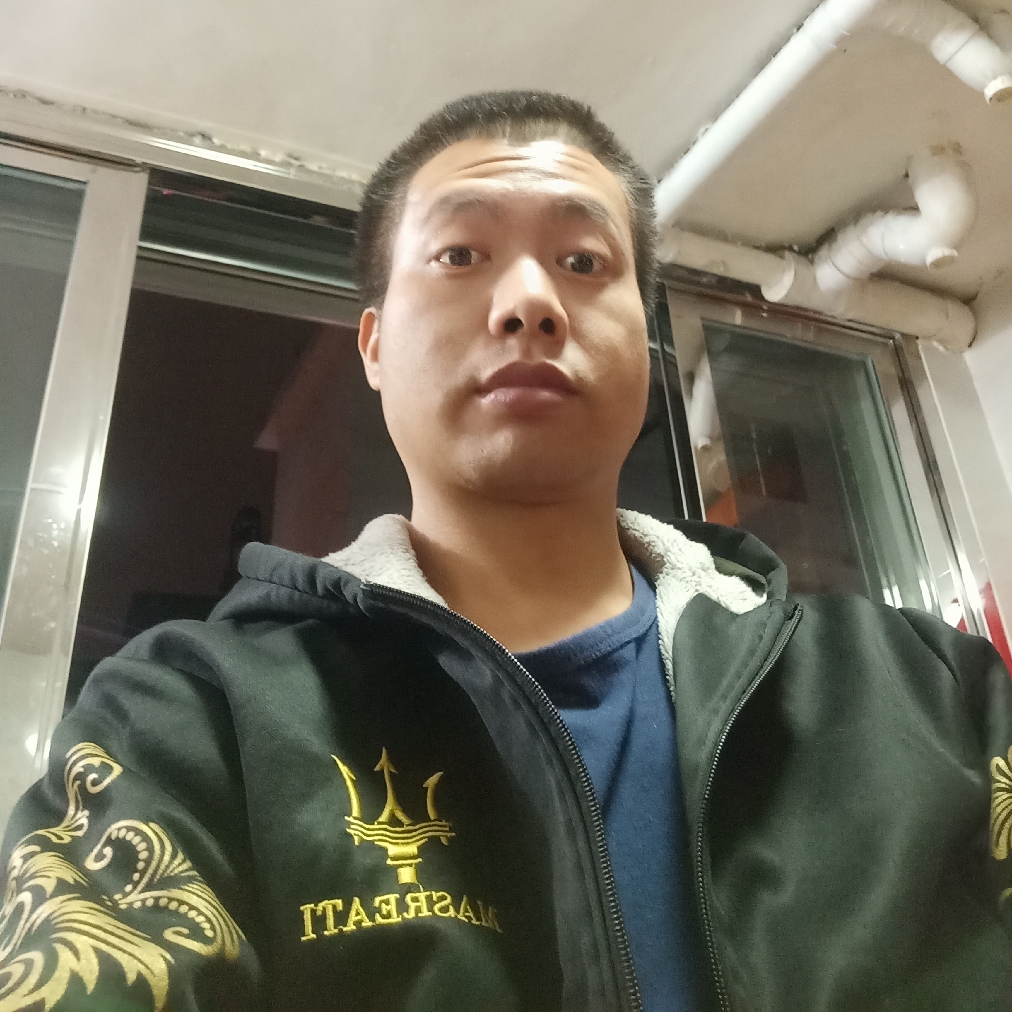 俭朴那白云的照片