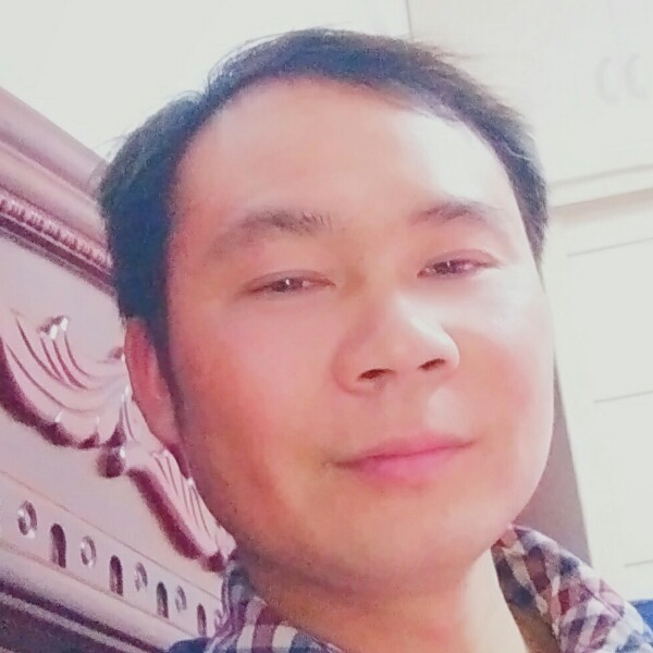从容打路灯的照片