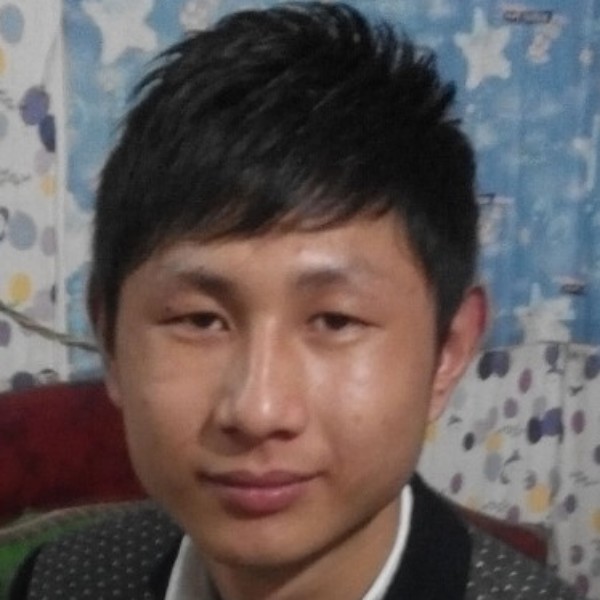 传统回眸墨镜的照片