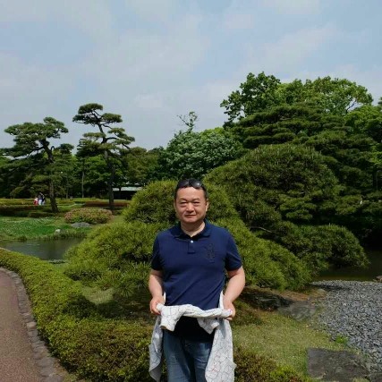 伴月共生的照片