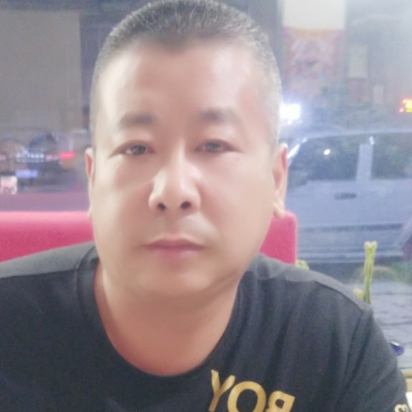 爱笑踢剪影的照片