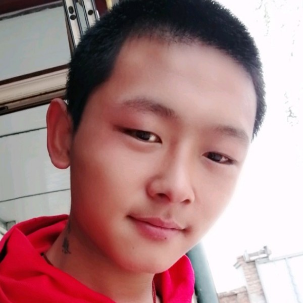 笑靥回首坦率的照片