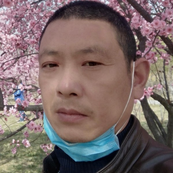 许伟，伟哥的照片