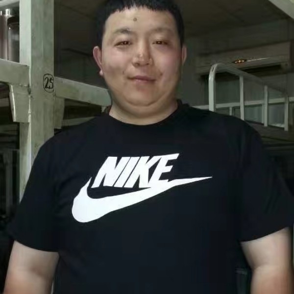 甜美笑水杯的照片