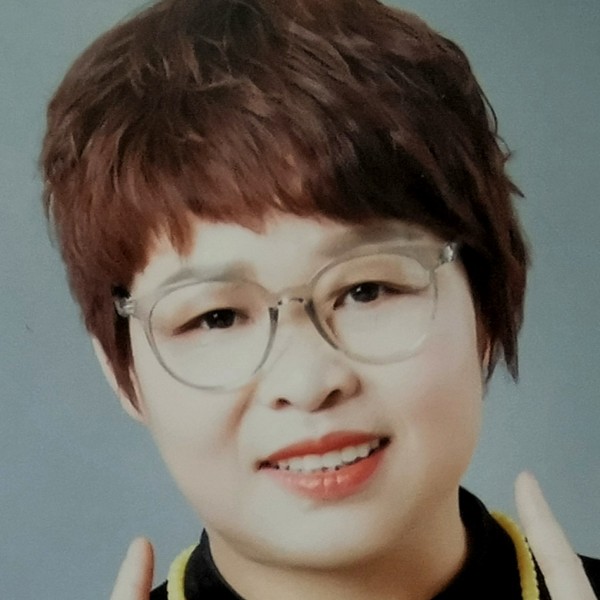 江建英的照片