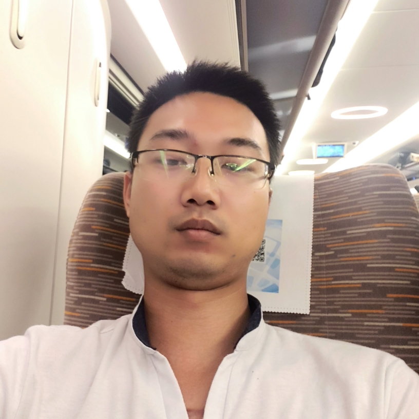 春媱向坦率的照片