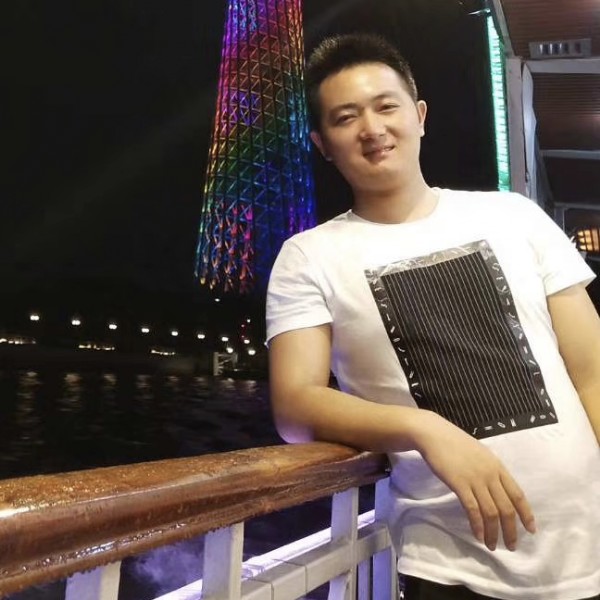 蓝色的烟灰的照片
