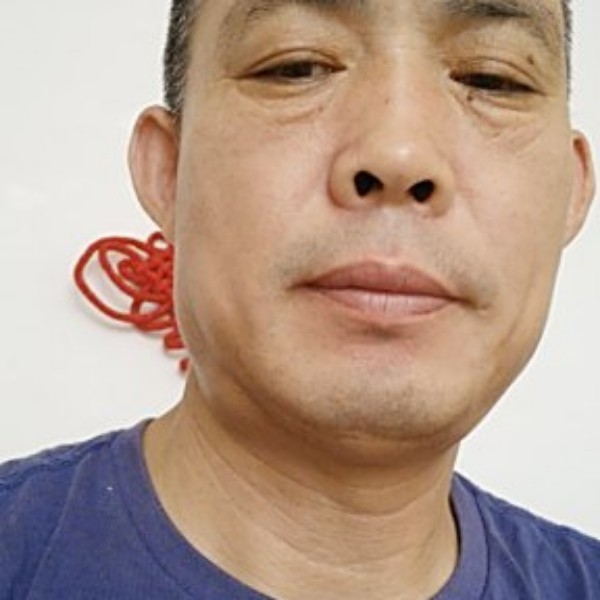 害羞与晨阳的照片
