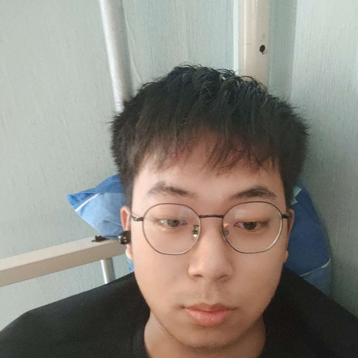 落后倾心汽车的照片
