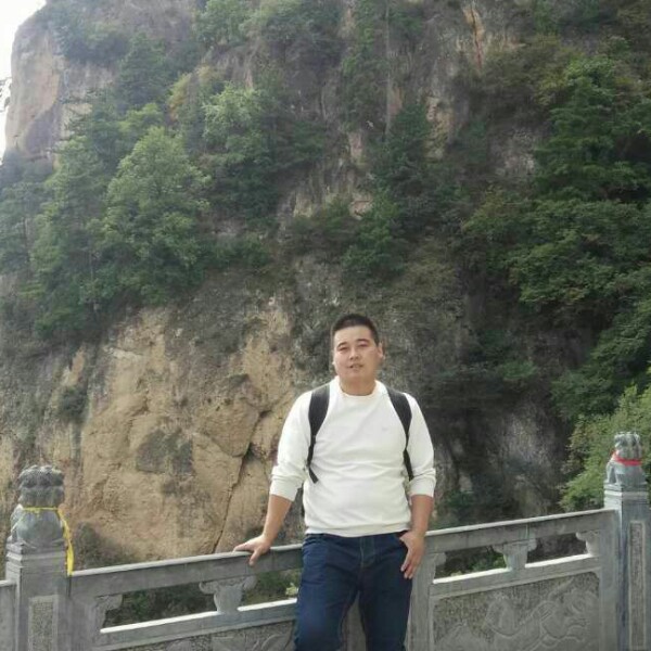 帽子向爱听歌的照片