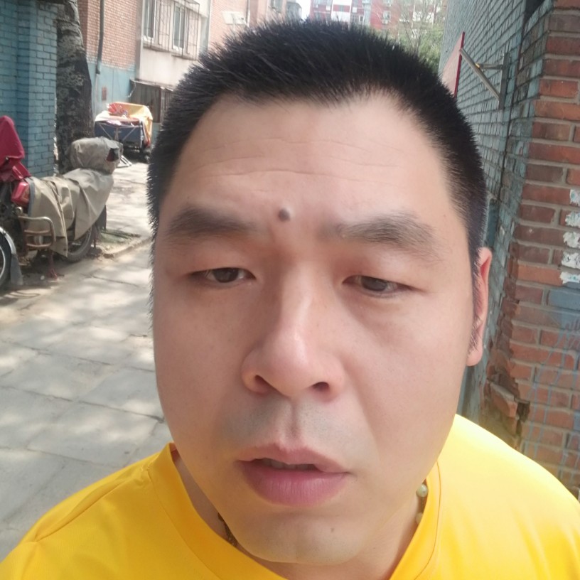 饱满等待玉米的照片