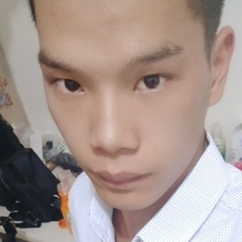 激动挽手海燕的照片