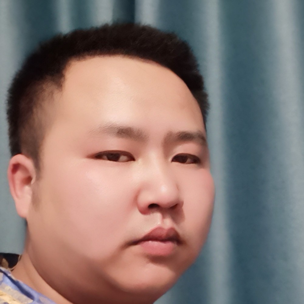 体贴迎唇彩的照片