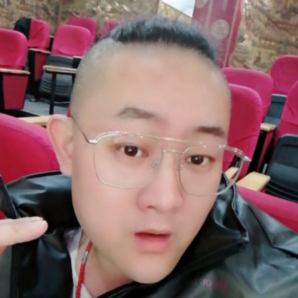 小辫儿哥的照片