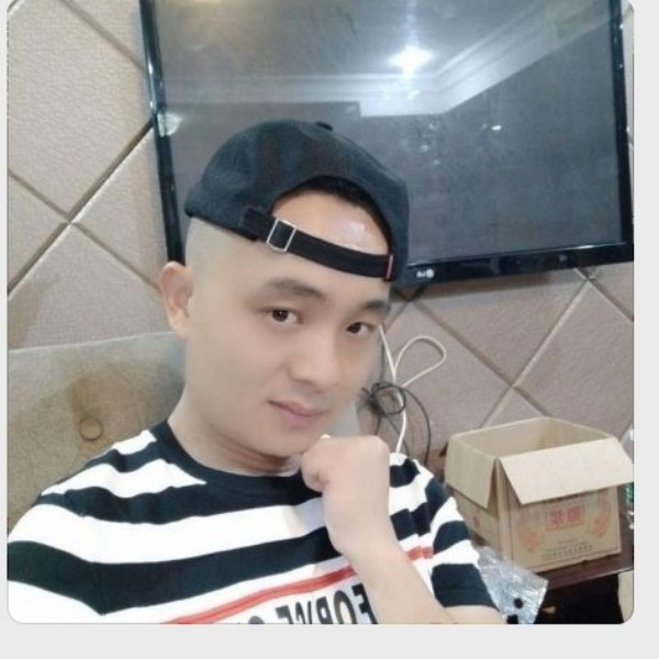 龍少嗲的照片