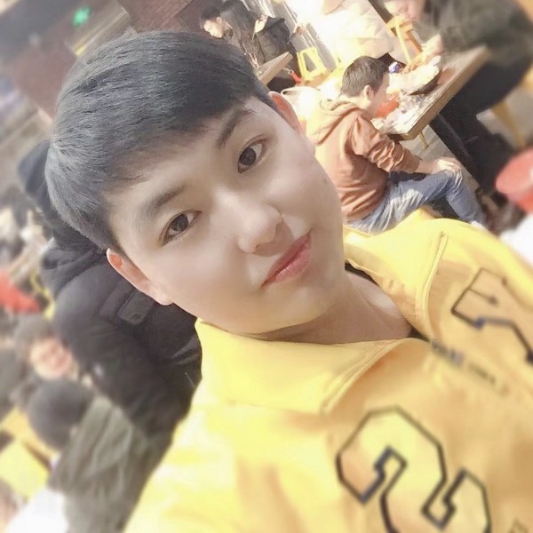 神勇蹁跹微笑的照片