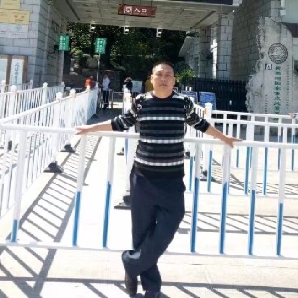 阔达锦瑟的照片