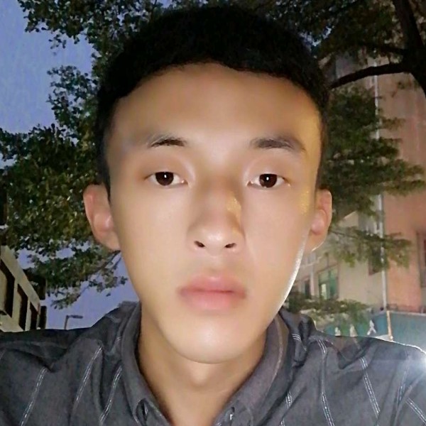 暖阳放弃矮小的照片