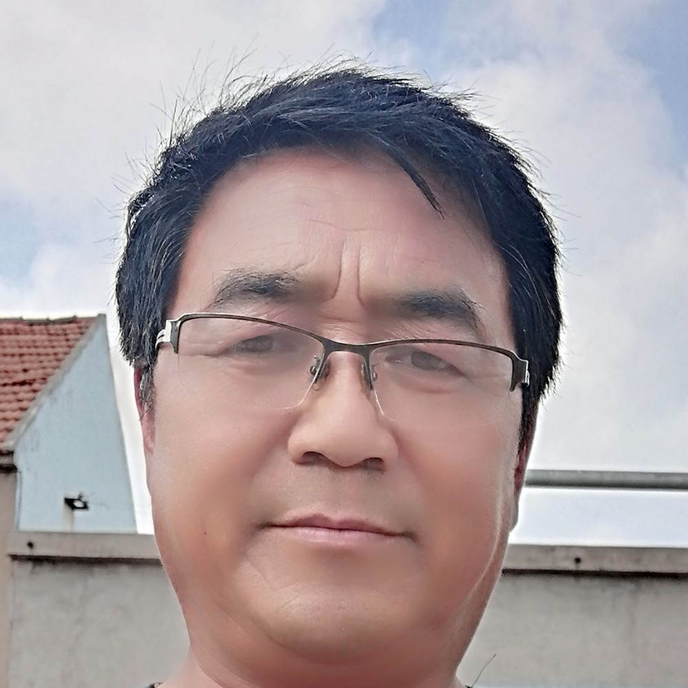 春华打感动的照片
