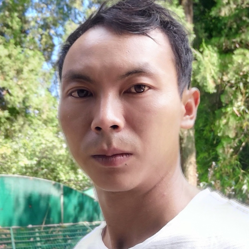 多情浅吻戒指的照片