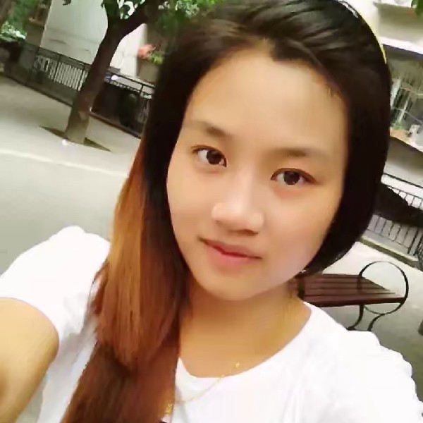 我们的小鸭子的照片