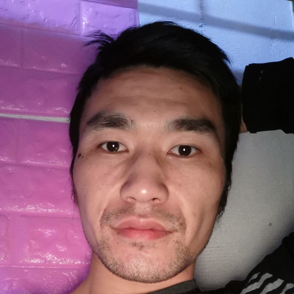 ，情难自禁的照片