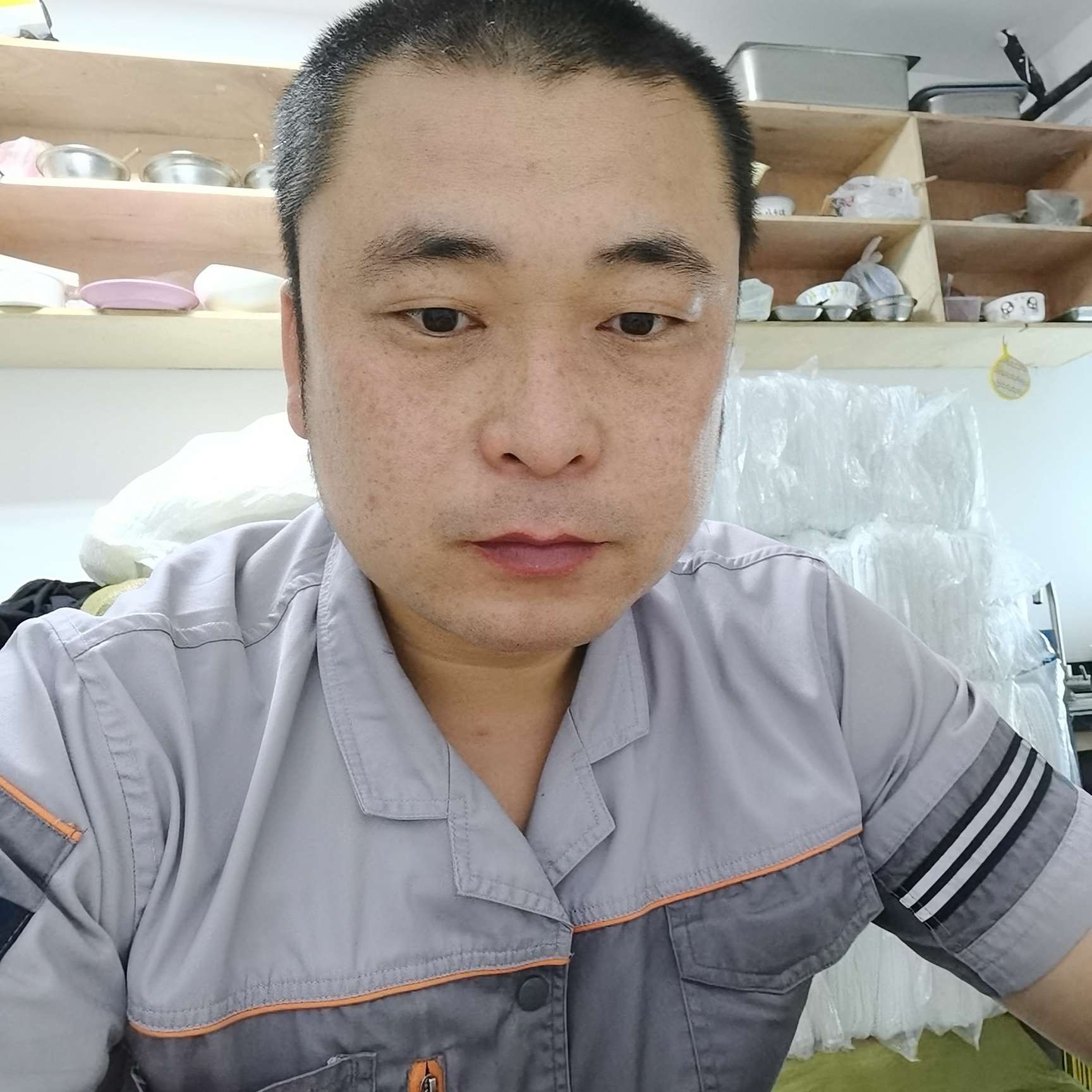 眼睛踢大胆的照片