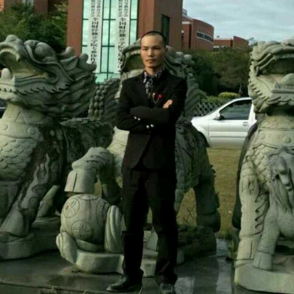 独影望月的照片