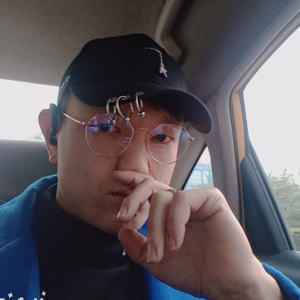 洛尘拾忆错落的照片