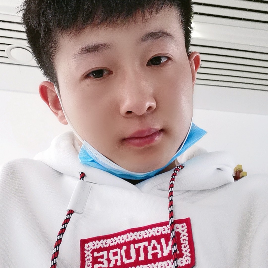 溪流浅吻漠然的照片