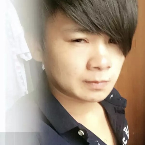 柔弱回眸霓裳的照片